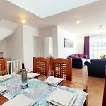 Casa Aries Willa *